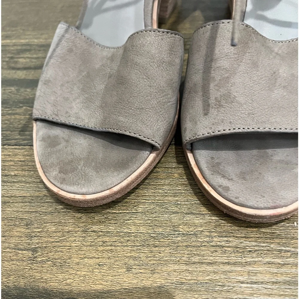 Eileen Fisher‎ Tan Suede Leather Sandals Size 8
